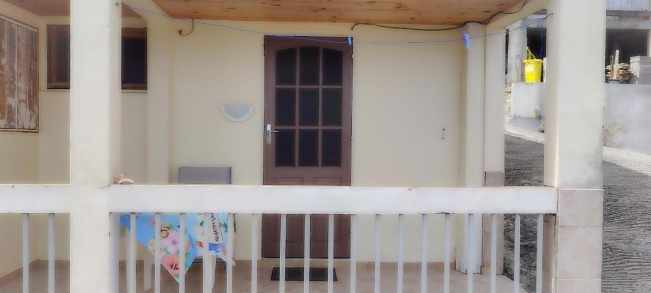 F2 Familial - Vue Imprenable Sur La Baie Du Marin Apartment Le Marin Exterior foto